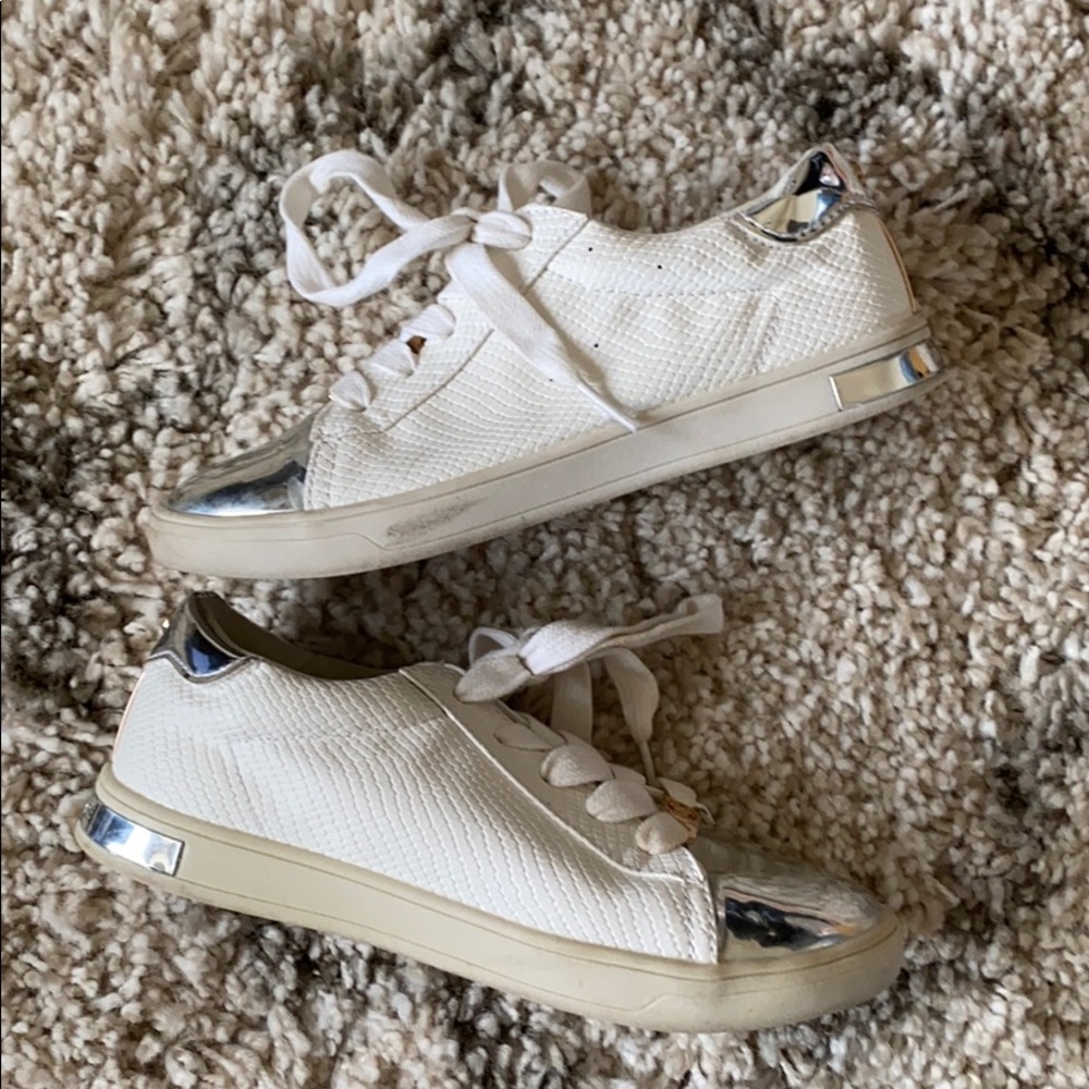 Micheal Kors | Kids Metallic Sneakers Sz 2